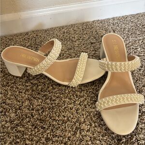 Dream Pairs Pearl-Embellished Cream Block Heel Sandals